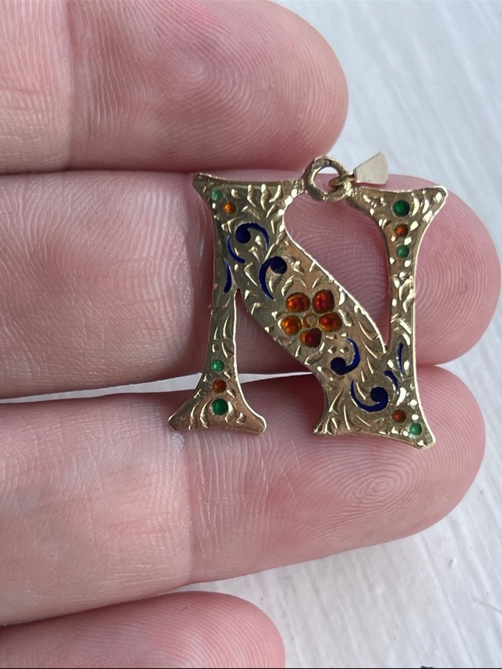 Vintage 14k gold enamel “N” initial pendant
